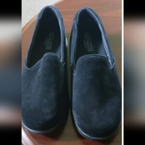 Women's Size 9 Black Slip On Skechers